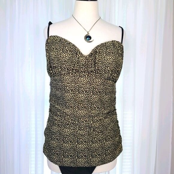 Old Navy Animal Print  - Picture 1 of 6